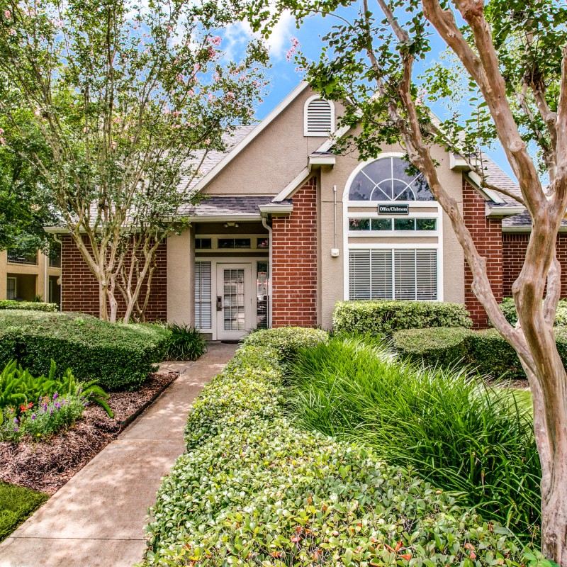 cambridge oaks uh housing